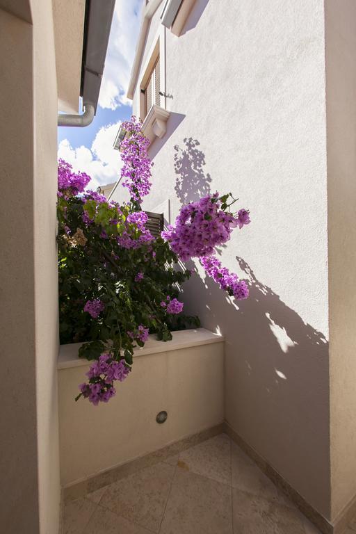 Apartments Benika Bol Exterior foto